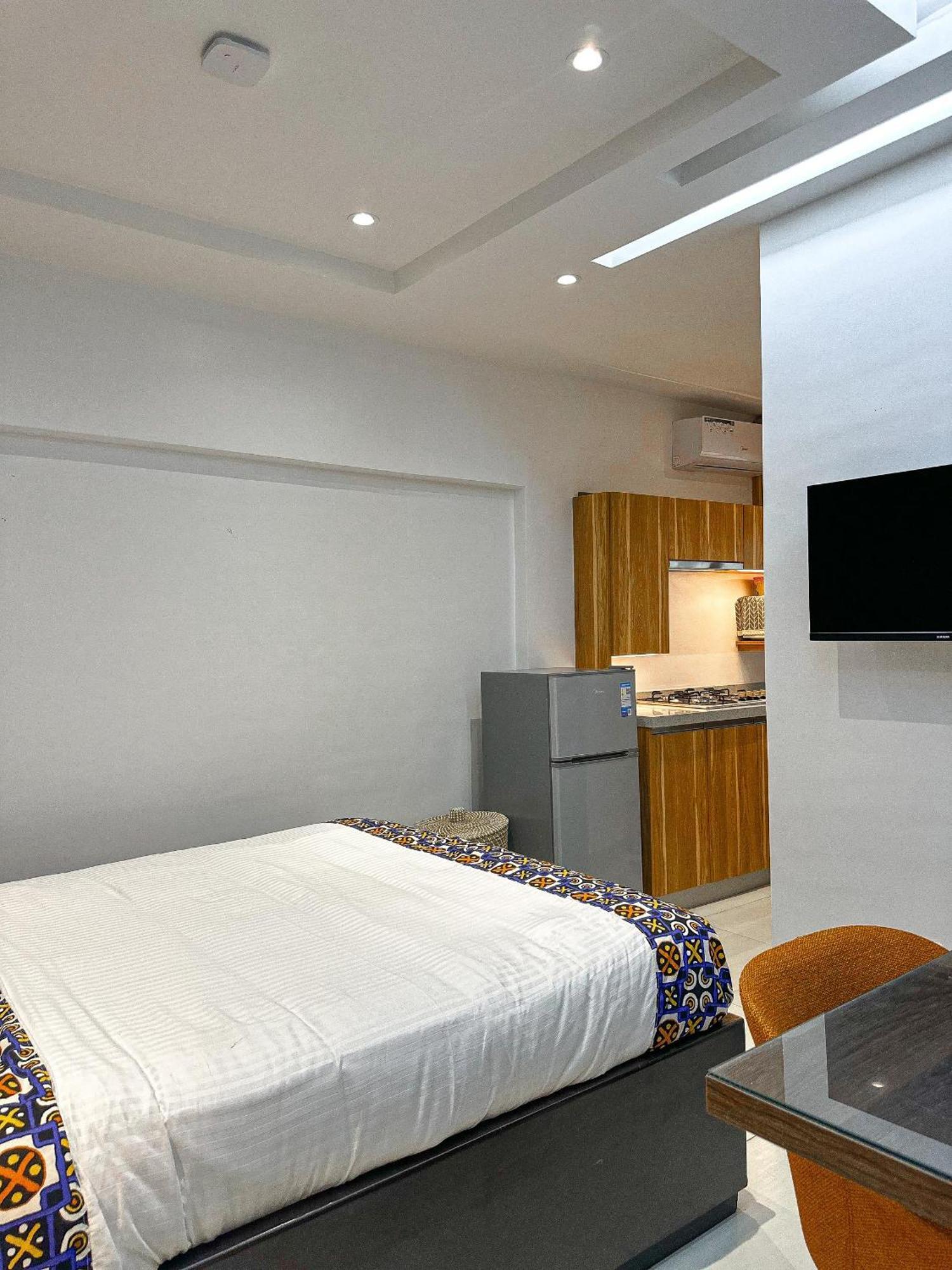 Klik Klak Appart Hotel Cotonou Exterior foto