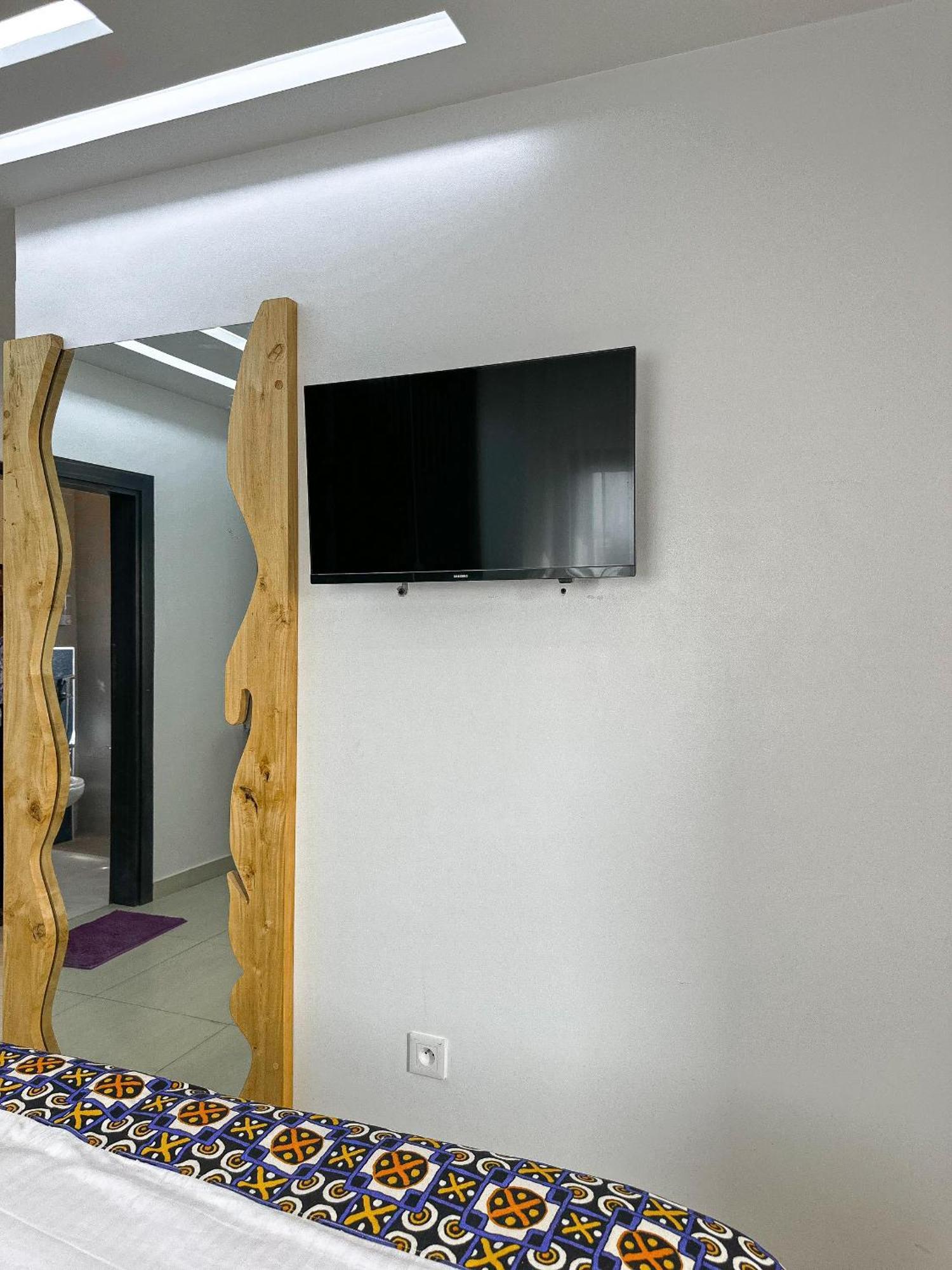 Klik Klak Appart Hotel Cotonou Exterior foto